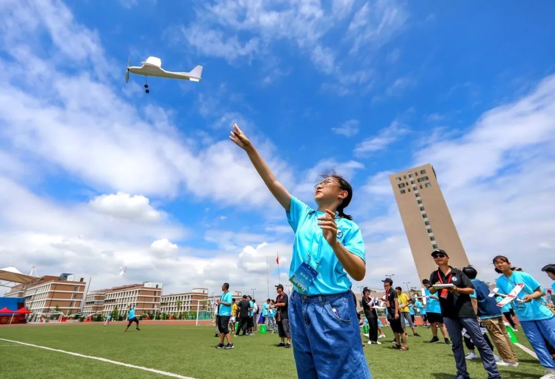 澳大利亚联赛总决赛：飞机王航空夺冠