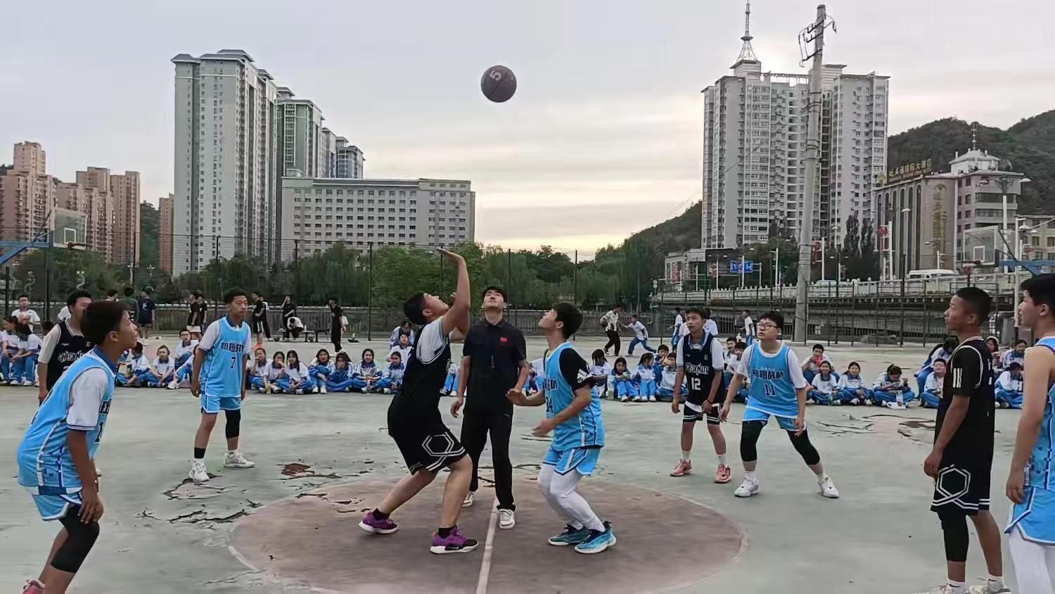 半岛体育-NBA球星邀请赛精彩上演，火爆球场引爆气氛