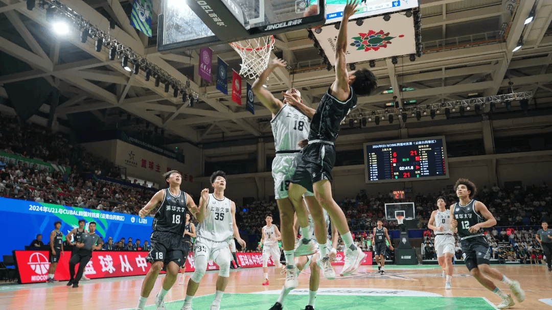 半岛体育-观众疯狂响应，球票一票难求