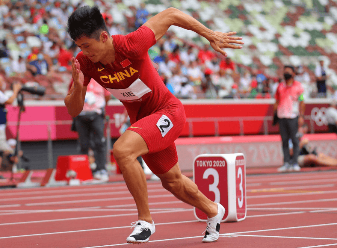 西班牙田径选手稳坐首位，夺冠在望